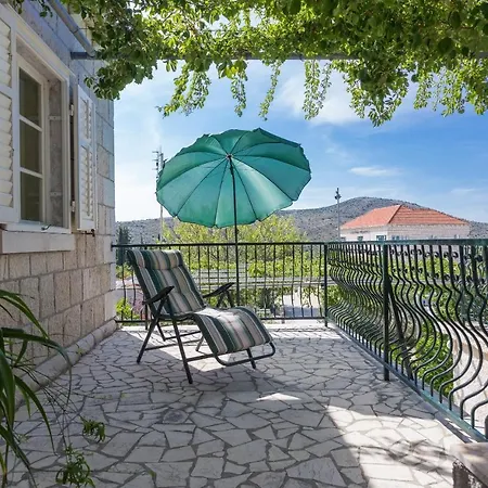 Apartamento Holiday Stone Garden- Holiday With Terrace And Garden View
