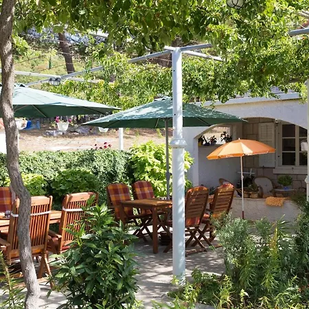 Holiday Stone Garden- Holiday With Terrace And Garden View Apartamento *