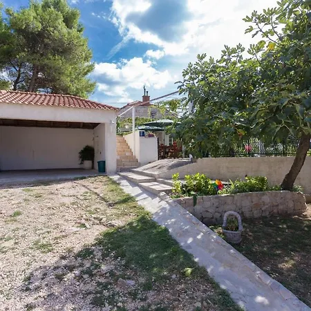 Holiday Stone Garden- Holiday With Terrace And Garden View Apartamento Doli